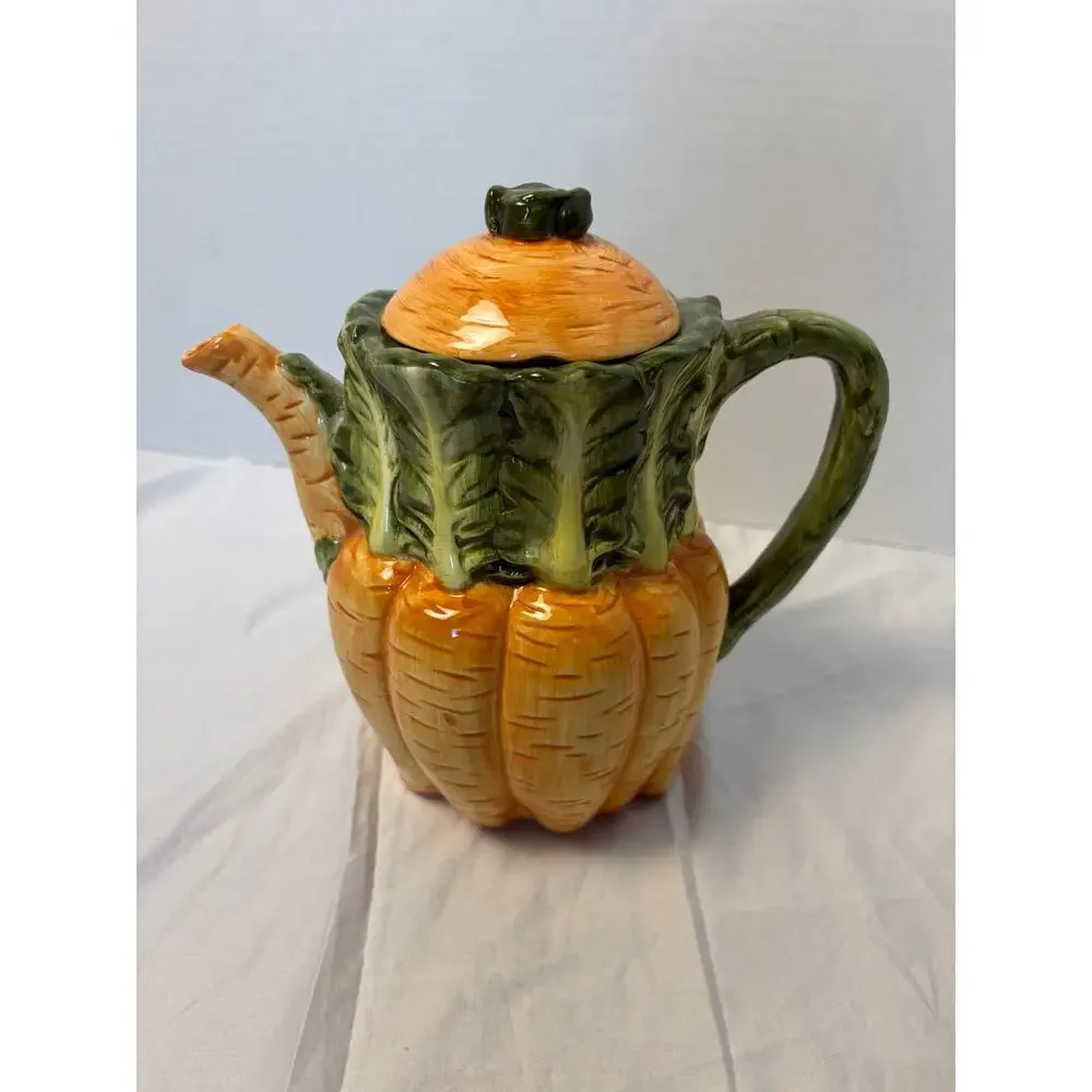 VTG DesignPac Carrot teapot with lid. vegetable shaped ceramic. 8 inch ht